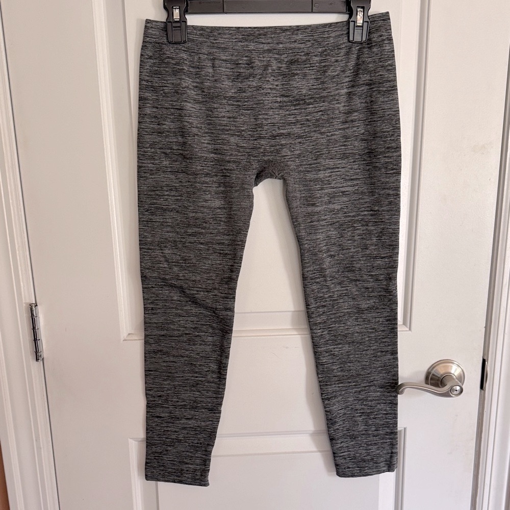 Gray Heathered lined elastic waistline Leggings Sz large